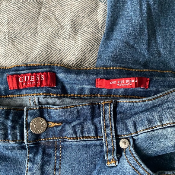 Guess Jeans - Picture 2 of 2